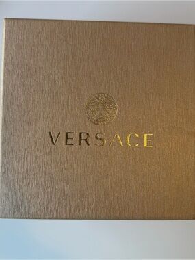 Versace Swiss Made Watch – Leather Strap – Like New – Full Set